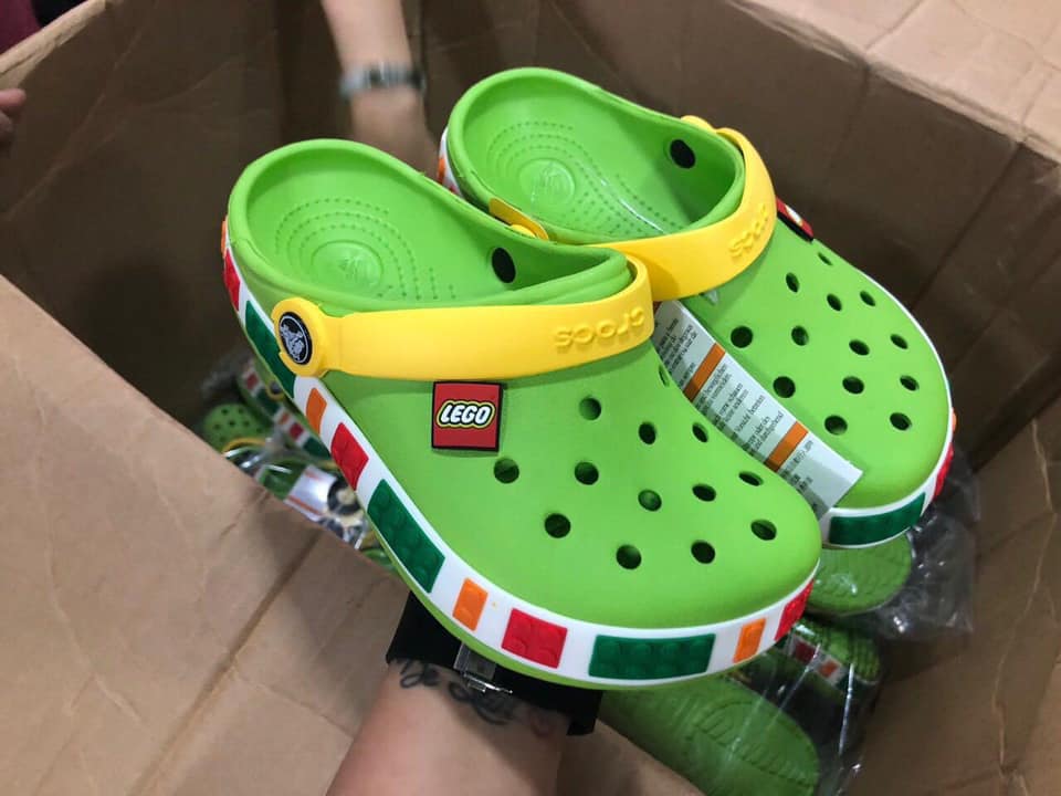 Kid Crocs Lego xanh lá